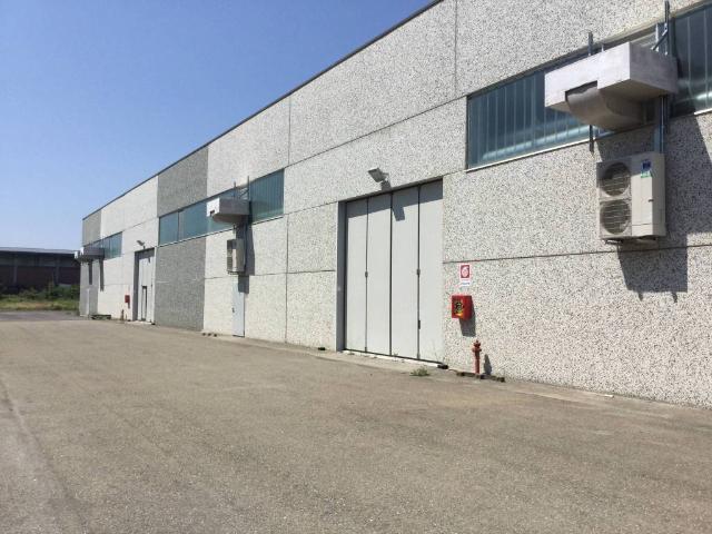 Locale Commerciale in affitto a Piemonte, Alessandria