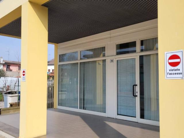 Locale Commerciale in affitto a Pozzonovo, Veneto