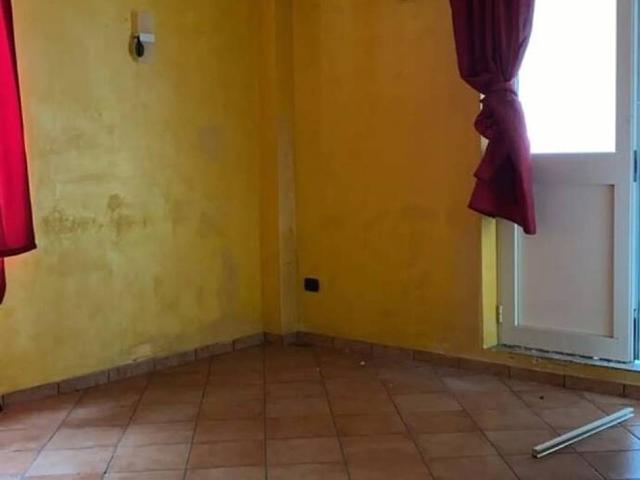 Locale Commerciale in affitto a Castagnaro, Pozzuoli