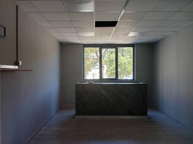 Locale Commerciale in affitto a Antiniana, Pozzuoli