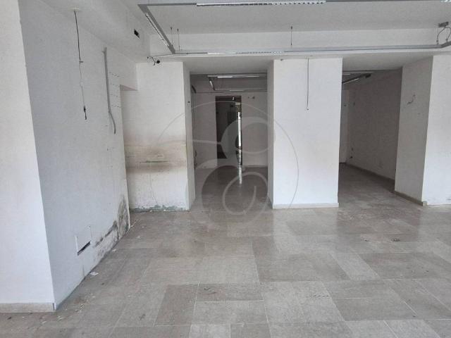 Locale Commerciale in affitto a Rione Ortodonico, Pozzuoli