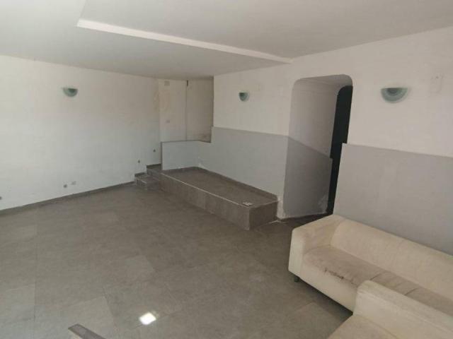 Locale Commerciale in affitto a Cigliano, Pozzuoli