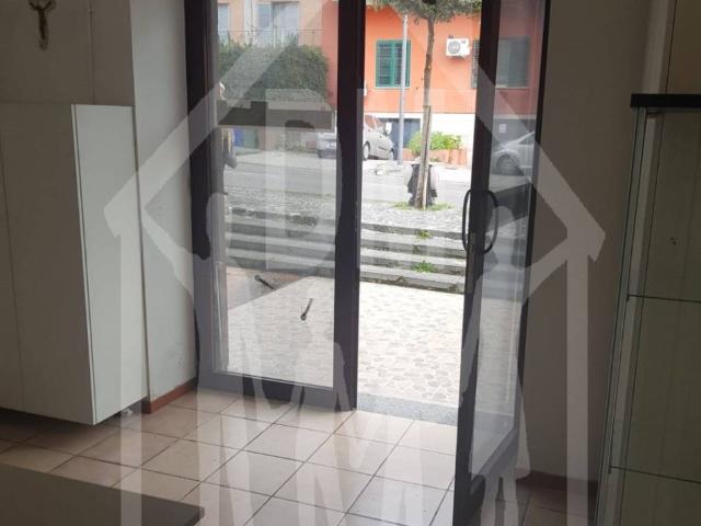 Locale Commerciale in affitto a Cigliano, Pozzuoli