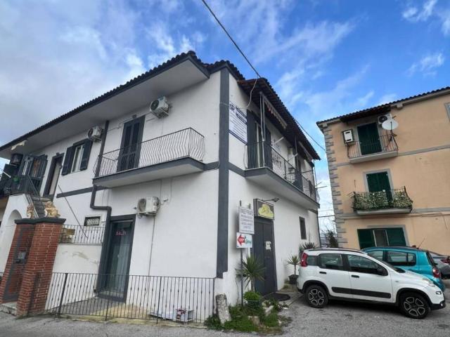 Locale Commerciale in affitto a Cigliano, Pozzuoli
