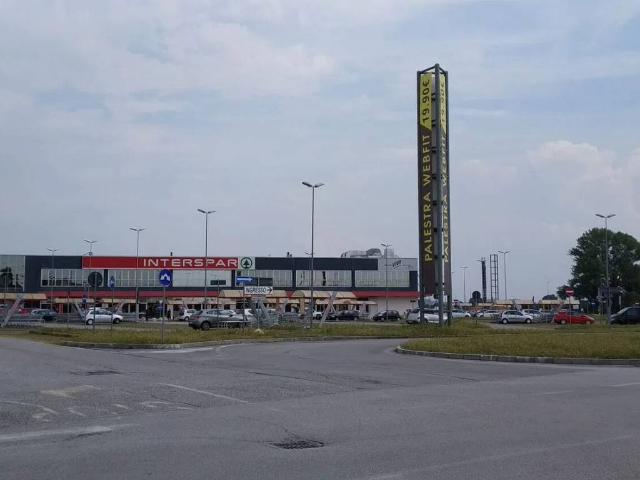 Locale Commerciale in affitto a Pradamano, Friuli-Venezia Giulia