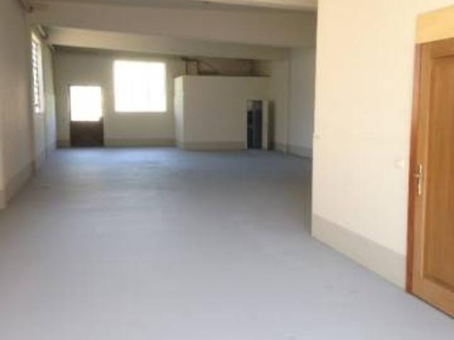 Locale Commerciale in affitto a Prato, Toscana