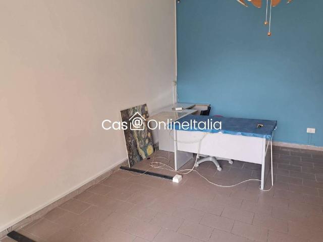 Locale Commerciale in affitto a Prato, Toscana