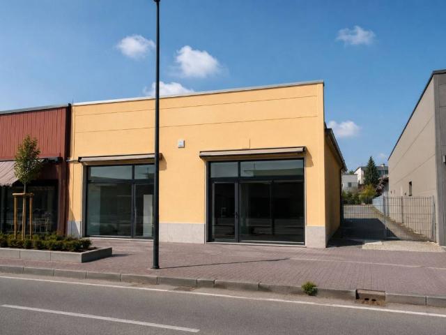 Locale Commerciale in affitto a San Paolo, Prato