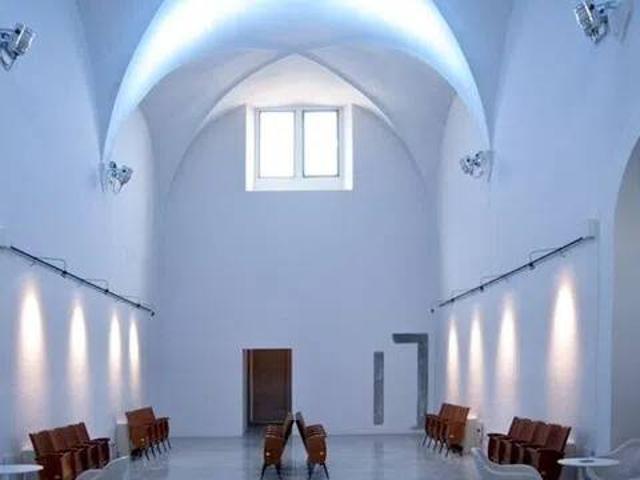 Locale Commerciale in affitto a Prato, Toscana