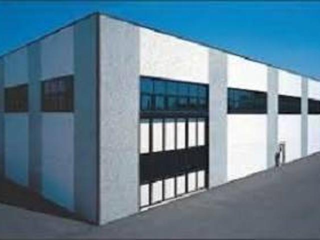 Locale Commerciale in affitto a Prato, Campostino