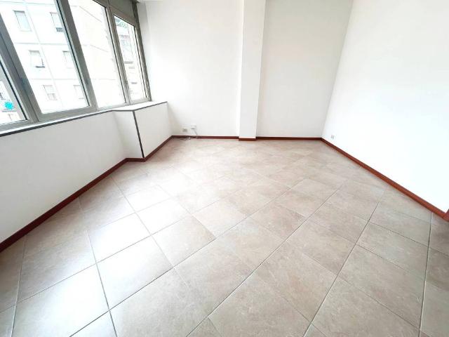 Locale Commerciale in affitto a I lecci, Prato