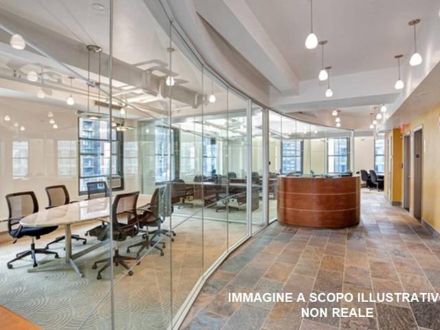 Locale Commerciale in affitto a Mezzana, Prato