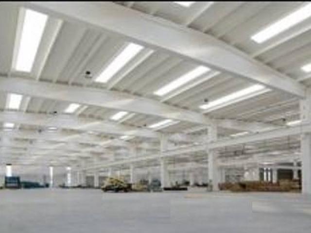 Locale Commerciale in affitto a Prato, Toscana