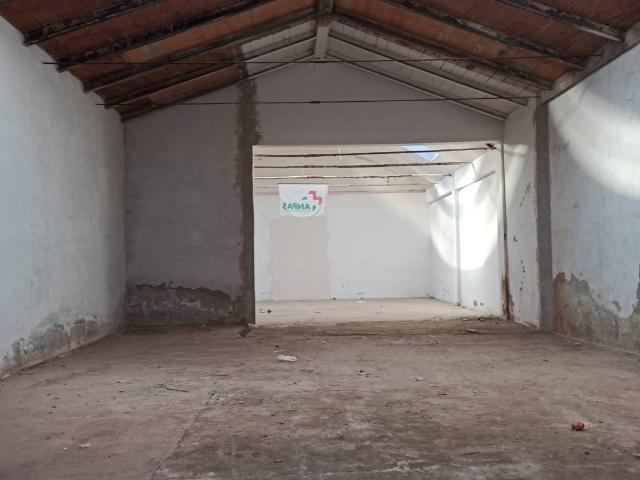 Locale Commerciale in affitto a San Paolo, Prato