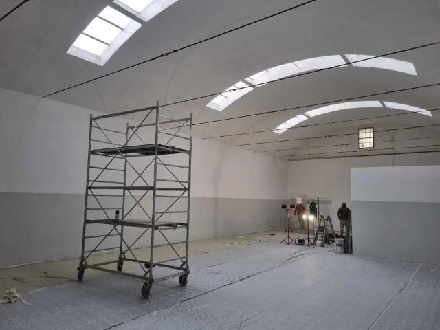 Locale Commerciale in affitto a Prato, Toscana