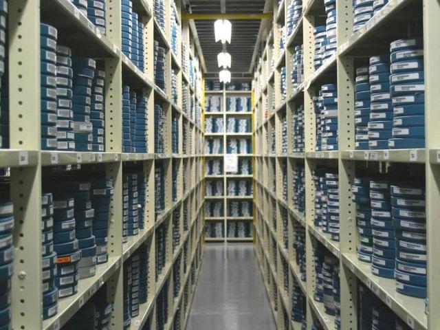 Locale Commerciale in affitto a Le Badie, Prato