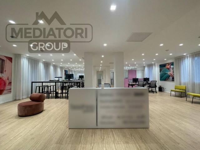 Locale Commerciale in affitto a il Cantiere, Prato