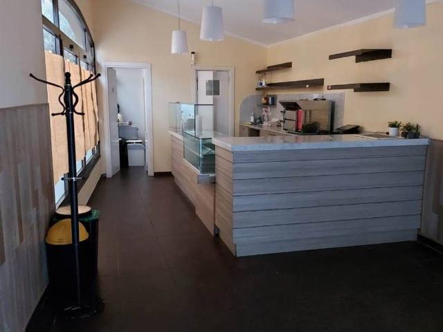 Locale Commerciale in affitto a il Cantiere, Prato