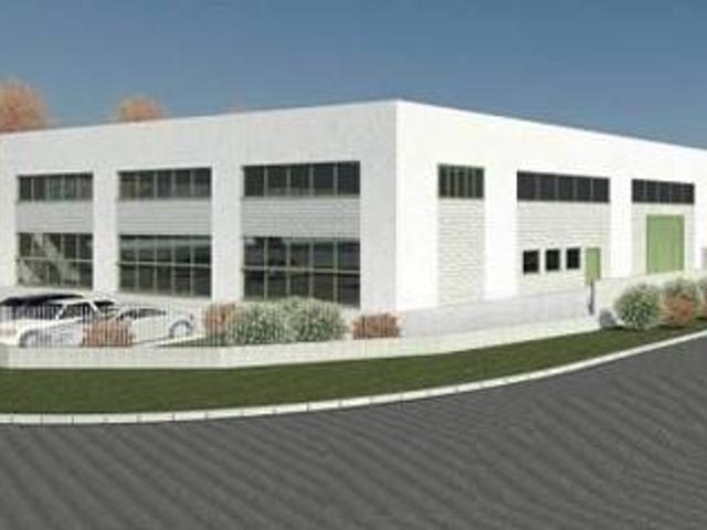 Locale Commerciale in affitto a Le Badie, Prato
