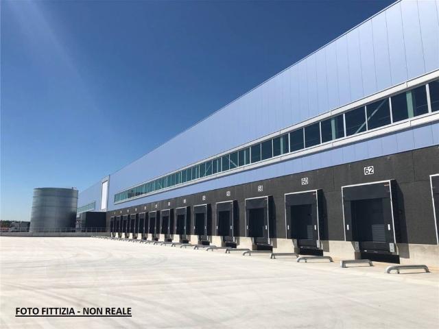 Locale Commerciale in affitto a Mezzana, Prato