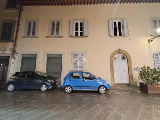 Locale Commerciale in affitto a Prato, Toscana