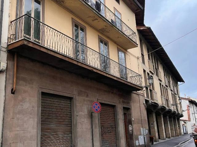 Locale Commerciale in affitto a il Cantiere, Prato