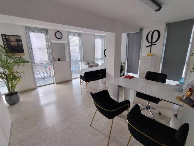 Locale Commerciale in affitto a Santa Gonda, Prato