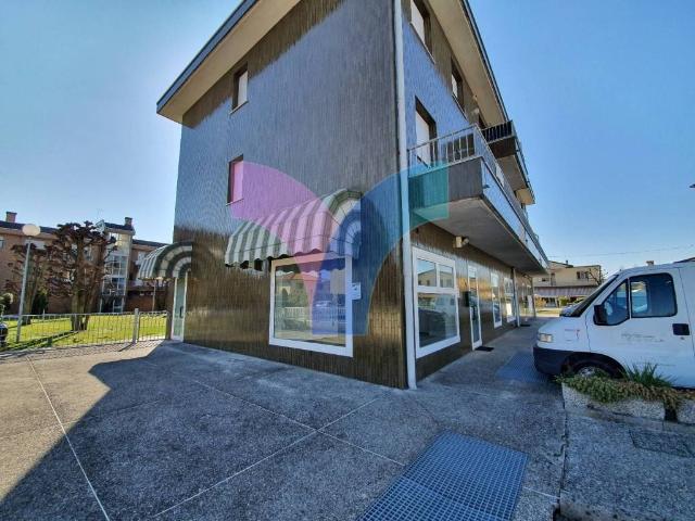 Locale Commerciale in affitto a Preganziol, Veneto