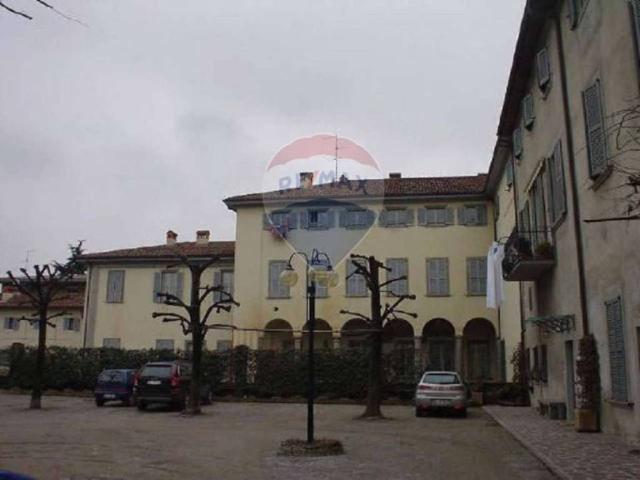 Locale Commerciale in affitto a Presezzo, Lombardia