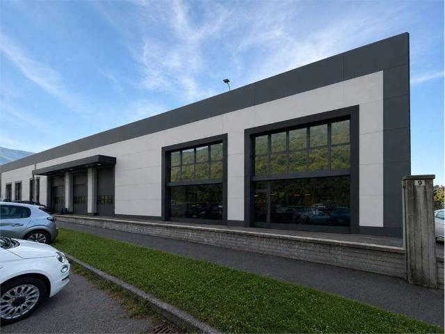 Locale Commerciale in affitto a Prevalle, Lombardia