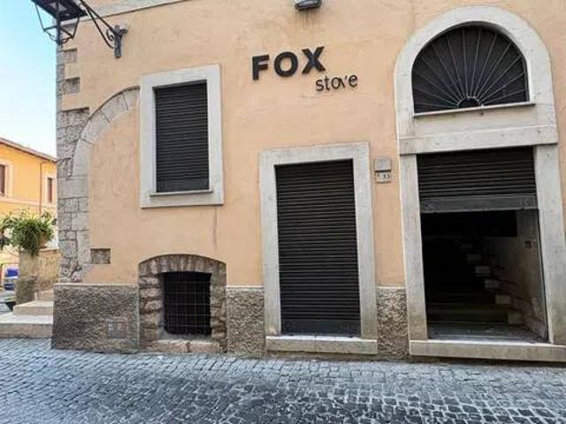 Locale Commerciale in affitto a Priverno, Lazio