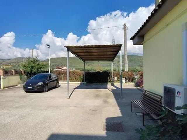 Locale Commerciale in affitto a Priverno, Lazio