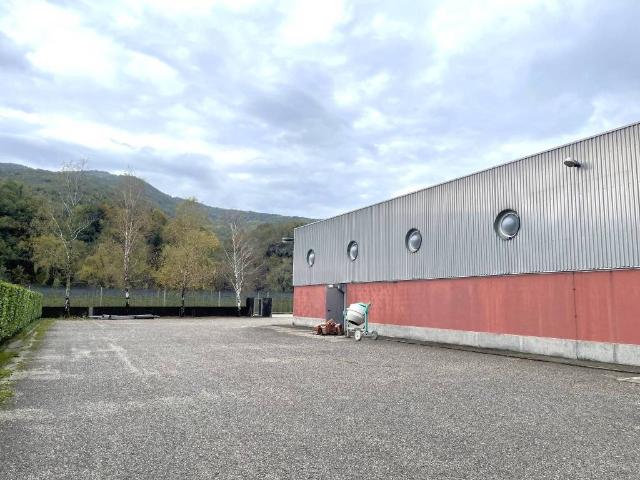 Locale Commerciale in affitto a Pulfero, Friuli-Venezia Giulia