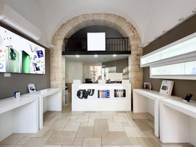 Locale Commerciale in affitto a Puglia, Bari