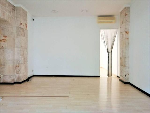 Locale Commerciale in affitto a Puglia, Bari