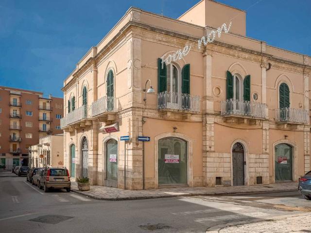 Locale Commerciale in affitto a Puglia, Bari