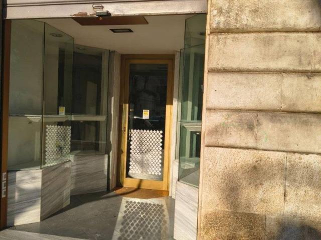 Locale Commerciale in affitto a Puglia, Bari