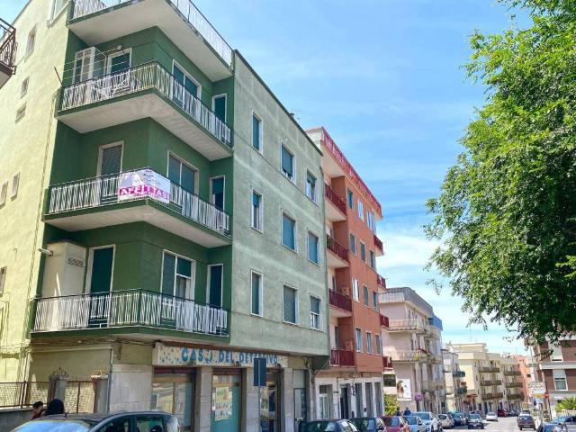 Locale Commerciale in affitto a Puglia, Bari
