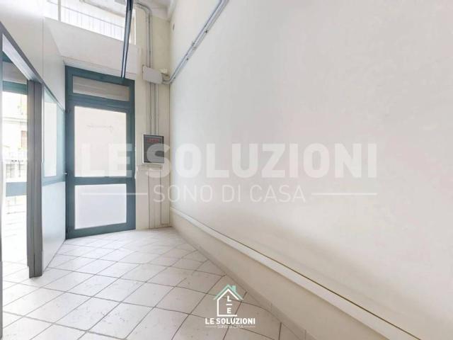 Locale Commerciale in affitto a Puglia, Bari