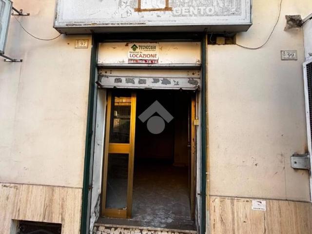 Locale Commerciale in affitto a Qualiano, Campania