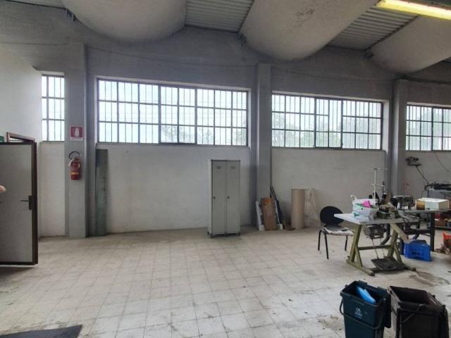 Locale Commerciale in affitto a Campiglio, Quarrata