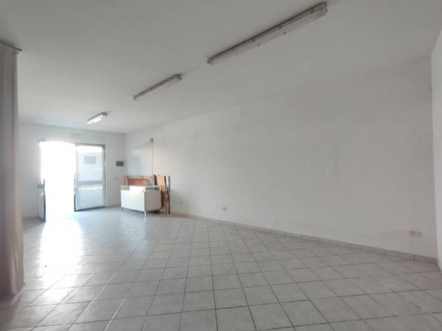 Locale Commerciale in affitto a Casini, Quarrata