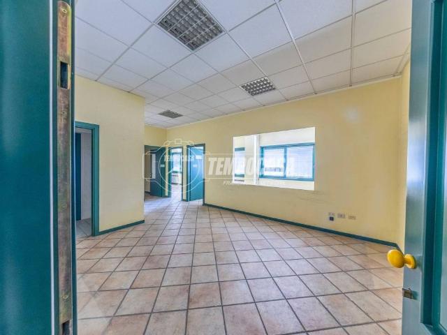 Locale Commerciale in affitto a Quarto D'altino, Veneto