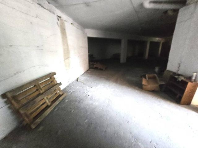 Locale Commerciale in affitto a Quarto, Campania