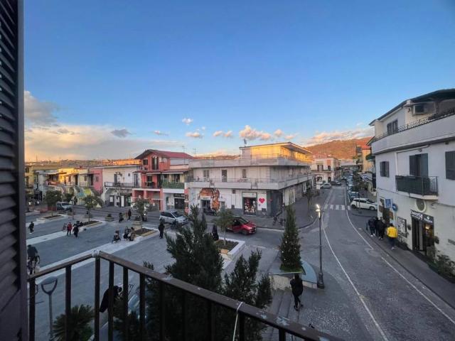 Locale Commerciale in affitto a Quarto, Campania