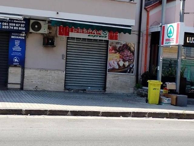 Locale Commerciale in affitto a Quarto, Campania
