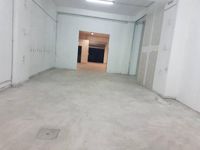 Locale Commerciale in affitto a Masullo, Quarto