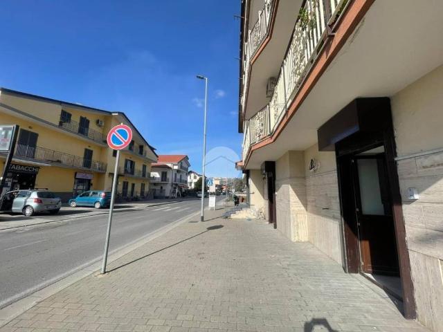 Locale Commerciale in affitto a Casalanno, Quarto