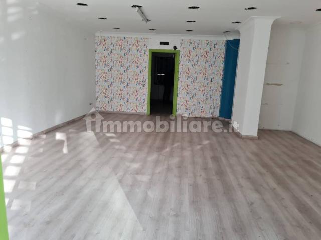 Locale Commerciale in affitto a Le Case, Quarto