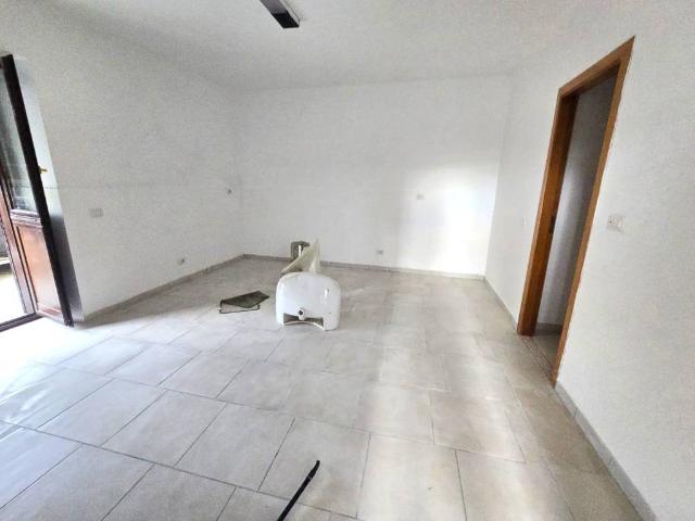 Locale Commerciale in affitto a Casalanno, Quarto